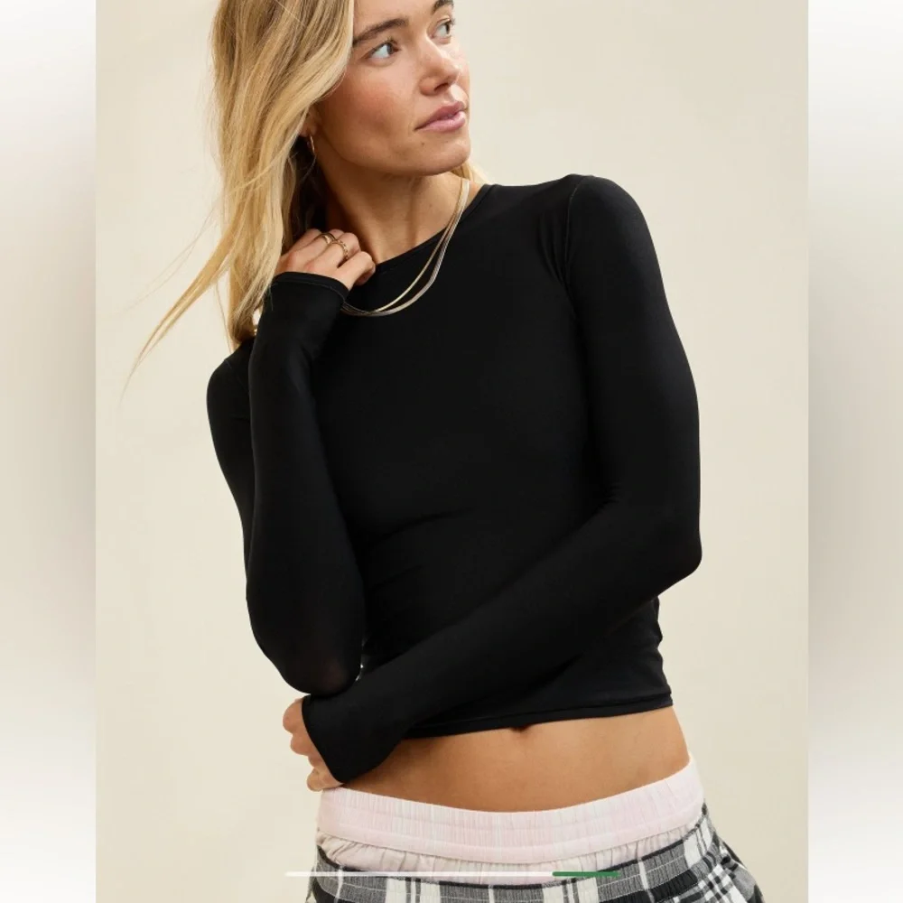 NWT Aerie SMOOTHEZ Long Sleeve Crew T-Shirt in True Black Sz XS. - Picture 3 of 10
